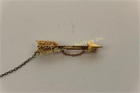 GOLD SCOTTISH LOVE ARROW WITH RETAINER