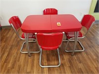 Red Vintage Table w/4 Chairs