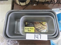 LOAF PAN SET NEW WITH STICKER