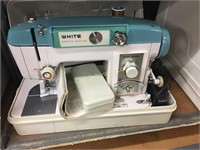 2 SEWING MACHINES