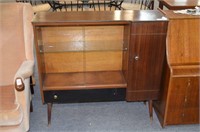 MID CENTURY DISPLAY CABINET WITH DRAWER AND SIDE