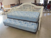 Wicker Trundle Day Bed