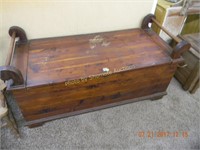 Cedar lined blanket chest & tray, lid needs hinge