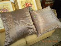 Lot of 2 pillows lavender silk