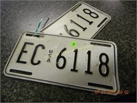 Government USA Pair of tags EC 6118