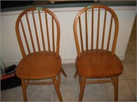 Pair of Oak chairs