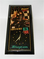 Snap on-Wall Clock