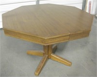84" x 44" (With Leaves) Dining Table & 5 Chairs