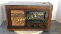 Vintage RCA Victor wood radio designed for