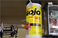 GOJO SCRUBBING WIPES