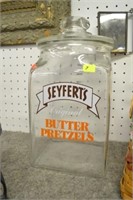 Seyfert's Pretzel Jar w/lid