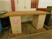 Metal/wood work bench has 4 drawers/1 door