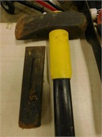 Fiberglass handled splitting maul w/ hammer head &