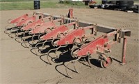 Case IH 6 Row 30" 3-PT 16FT Cultivator