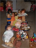 Tote of 10 Dolls