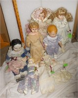 Tote of 10 Dolls