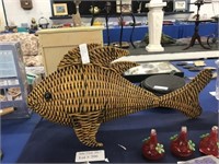30" WICKER FISH CENTERPIECE WITH METAL FRAME