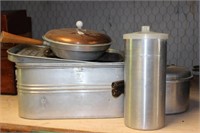 Aluminum Pans and Tubs