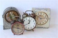 Bedside Vintage Alarm Clocks (lot of 4)