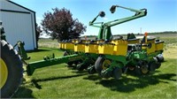 John Deere 1760 Max Emerge Plus 12 row planter