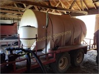 Tandem axle trailer w/1600 gallon water tank