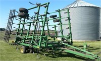 2008 John Deere 2210 32.5' field cultivator