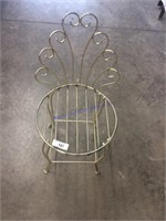 Small Wire Golden Chair