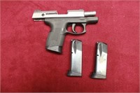 Taurus Pistol Model Pt140pro W/mags X3 40
