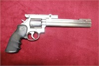 Smith & Wesson Revolver, Model 686 W/holster (988