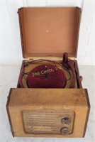 Crescent Model 601 Vintage Record Player