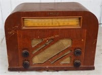 Vintage Art Deco Philco Wood Cabinet Radio