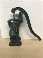 Vintage Water Hand Pump - No2 P882