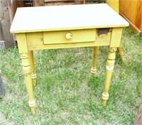 Table w Drawer