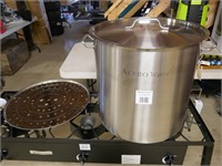 THIS IS A VERY LARGE STAINLESS STEEL POT