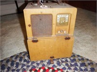Lot #57 Vintage Sparton Radio
