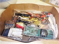 Lot #40 Nice box lot of vintage toys to inclu
