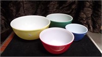 PYEX SET OF 4 PRIMARY COLORS MIXING BOWLS-VINTAGE