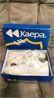 Kaepa men's size 6 1/2 tennis shoes, new in the