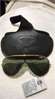 Bausch & Lomb wings sunglasses with the case,