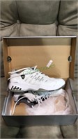Yonex women's size 7 1/2 tennis shoes, new in the