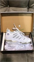 Wilson women's size 7 tennis shoes, New in the