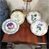 4 Porcelain Floral Andrea by Sadek Plates