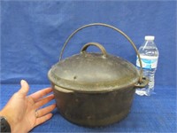 old cast iron #8 dutch oven with lid