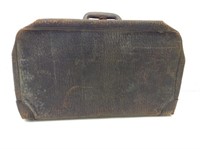 Vtg/Ant Leather Suitcase w/ Character