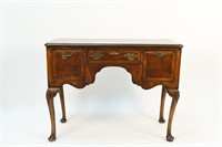 18TH C. DRESSING TABLE