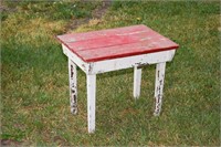 ANTIQUE SIDE TABLE ! MS