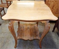 Vintage Wood Parlor / Lamp Table