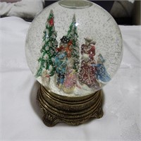 Franklin Mint Christmas Snow Globe