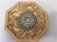 A Chinese bone fung shui compass