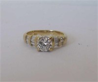 Fine 18ct yellow gold diamond ring